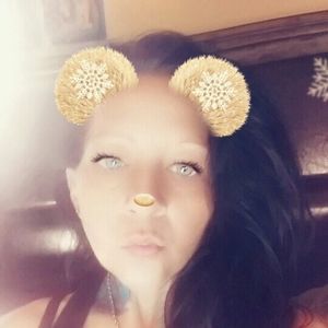 Meet your Posher, Dee